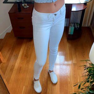 White skinny jeans